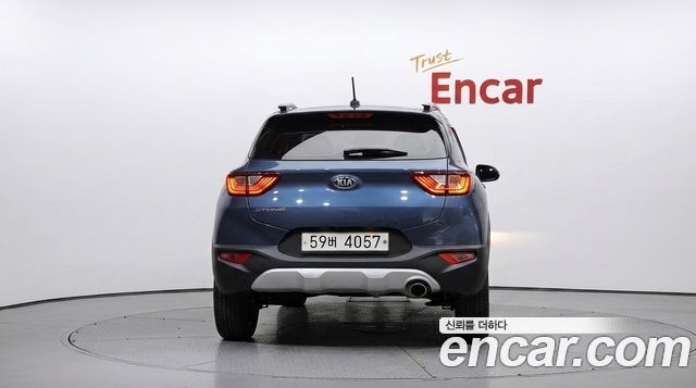 Kia Stonic из Кореи Encar