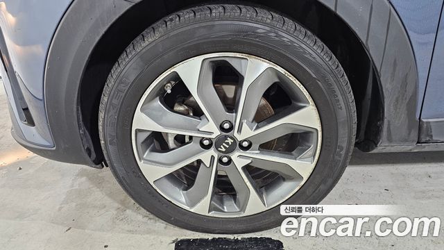 Kia Stonic из Кореи Encar