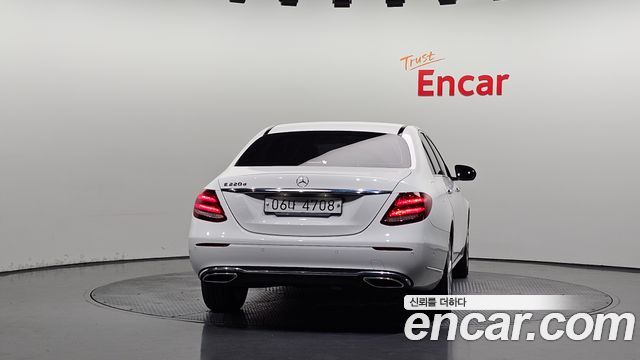 Mercedes-Benz E-Class из Кореи Encar