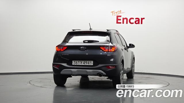 Kia Stonic из Кореи Encar