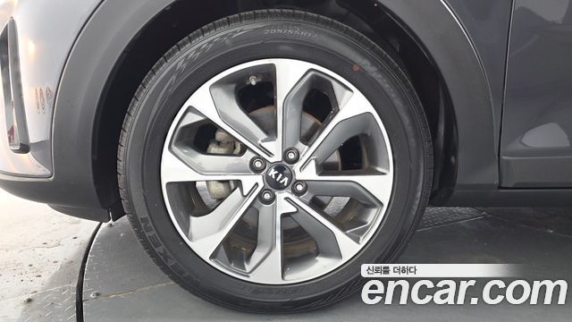 Kia Stonic из Кореи Encar