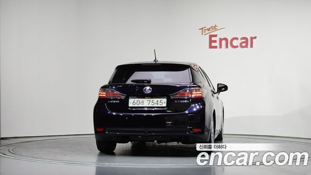 Lexus CT200h 1.8 Compact Luxury ZWA10 — пробег 109924 км