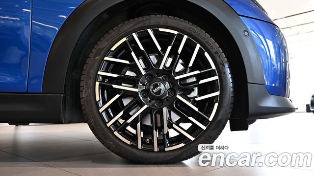 Mini Cooper Favoured — пробег 9 093 км — фото 5 из 5