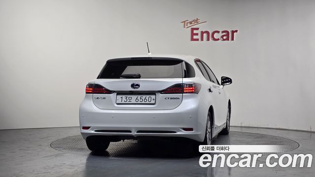 Lexus CT200h 1.8 Compact Trendy ZWA10 — пробег 107061 км