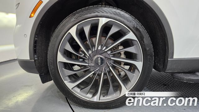 Lincoln Aviator 3.0 Reserve  AWD — пробег 68 135 км — фото 5 из 5