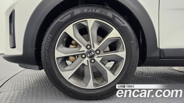 Kia Stonic из Кореи Encar