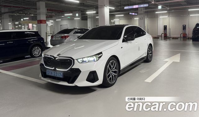BMW i5 eDrive 40 M Sport — пробег 18 000 км — фото 2 из 5