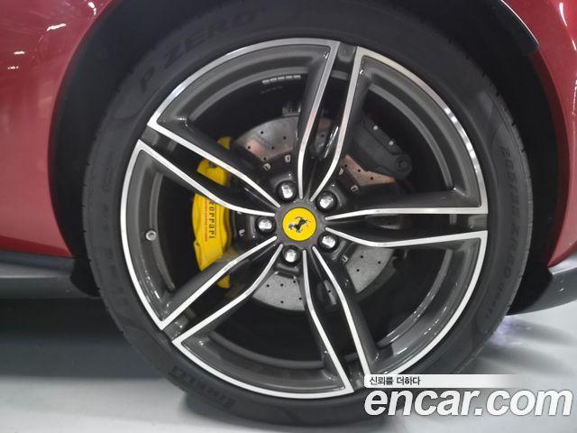 Ferrari Roma 3.9 Spider — пробег 11 000 км