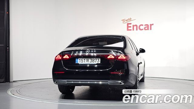 Mercedes-Benz E-Class E220d 4MATIC Exclusive — пробег 51 376 км — фото 4 из 5