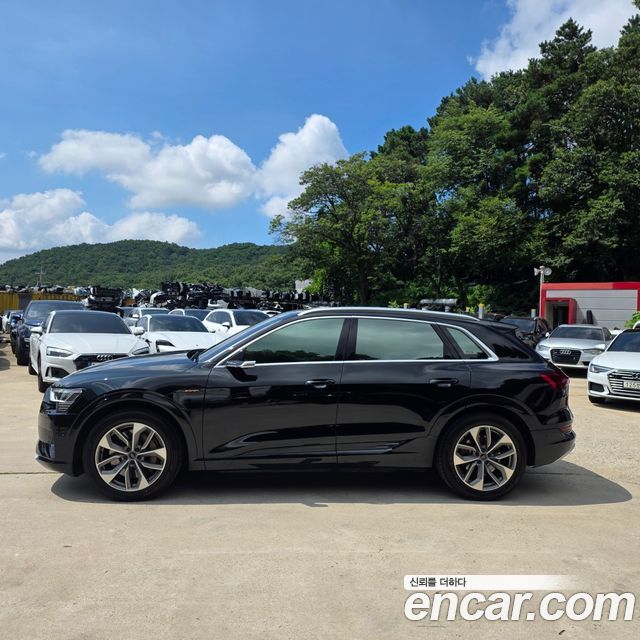 Audi e-tron из Кореи Encar