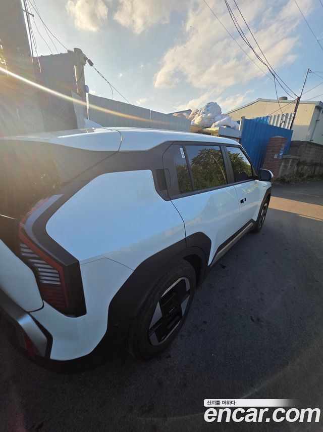Kia EV3 из Кореи Encar