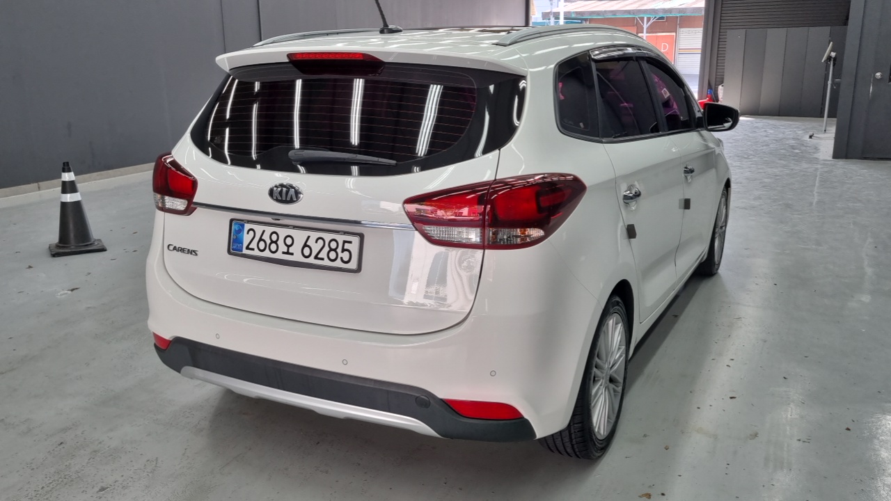 Kia Carens 2.0 LPI Prestige — пробег 133786 км