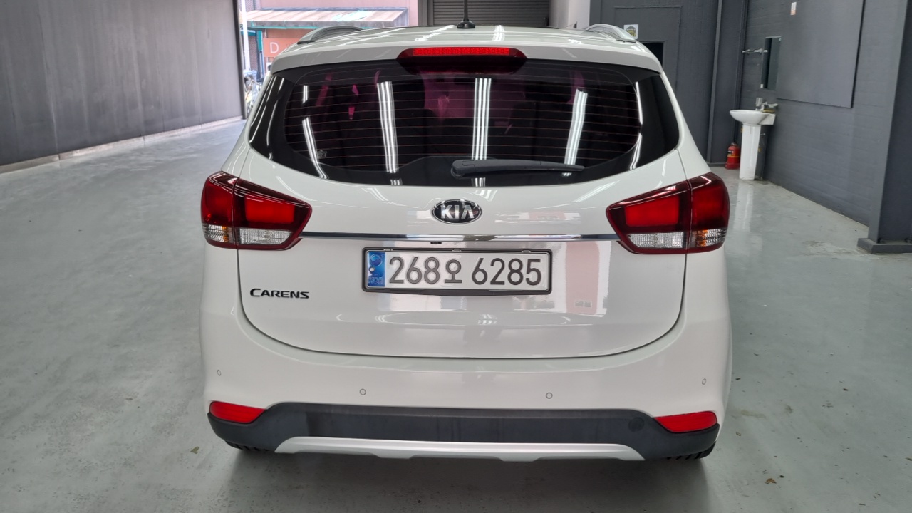 Kia Carens 2.0 LPI Prestige — пробег 133786 км
