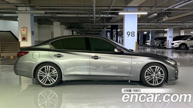 Infiniti Q50 3.5 Hybrid Hi-Tech — пробег 113 000 км