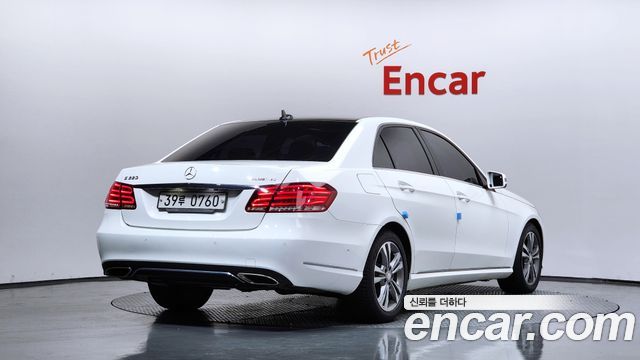 Mercedes-Benz E-Class E220 Bluetec Avantgarde — пробег 107 008 км — фото 2 из 5