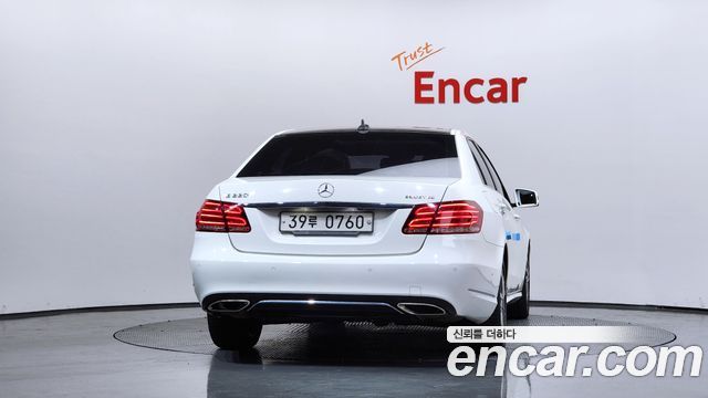Mercedes-Benz E-Class E220 Bluetec Avantgarde — пробег 107 008 км — фото 4 из 5