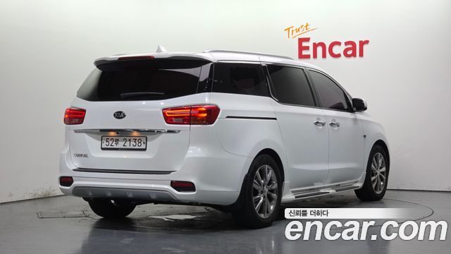 Kia Carnival из Кореи Encar