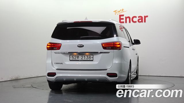 Kia Carnival из Кореи Encar