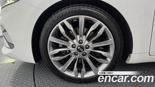 Kia K7 из Кореи Encar