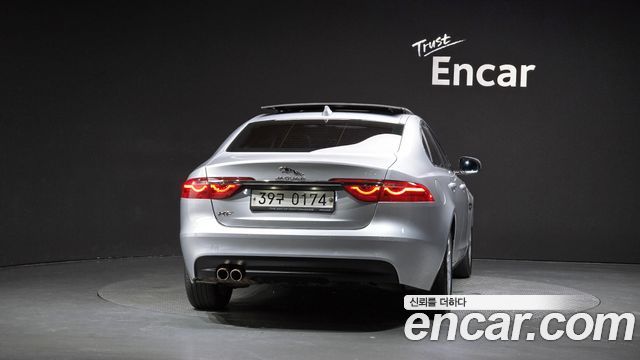 Jaguar XF 20d Prestige AWD — пробег 135 683 км