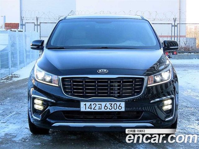 Kia Carnival 7-Seater Limousine VIP — пробег 96 730 км — фото 1 из 5