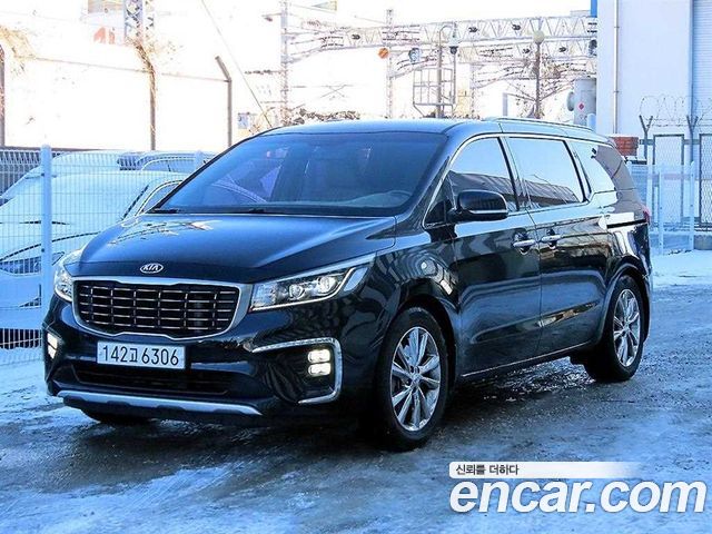 Kia Carnival 7-Seater Limousine VIP — пробег 96 730 км — фото 2 из 5