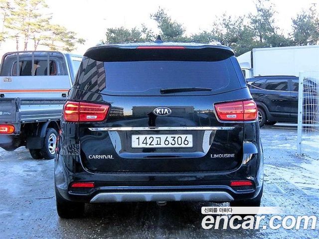 Kia Carnival 7-Seater Limousine VIP — пробег 96 730 км — фото 4 из 5