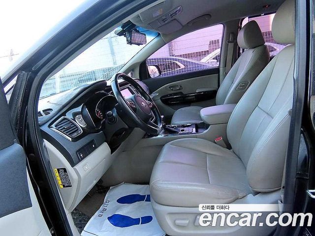 Kia Carnival 7-Seater Limousine VIP — пробег 96 730 км — фото 5 из 5