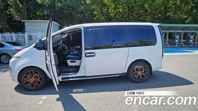 Hyundai Staria из Кореи Encar