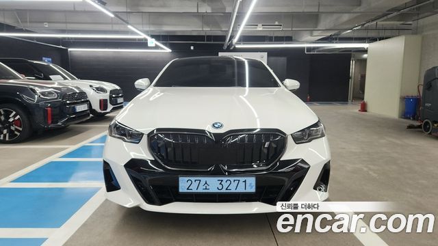 BMW i5 eDrive 40 M Sport — пробег 36 485 км — фото 3 из 5