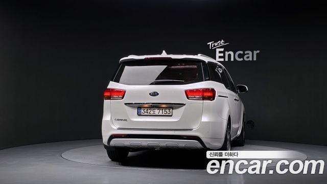 Kia Carnival из Кореи Encar