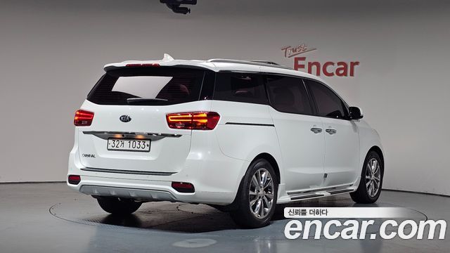 Kia Carnival 9-Seater Prstige — пробег 58 252 км — фото 2 из 5