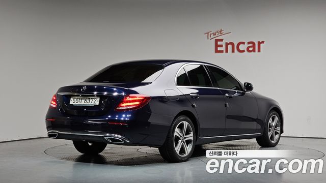 Mercedes-Benz E-Class из Кореи Encar