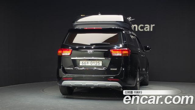Kia Carnival из Кореи Encar