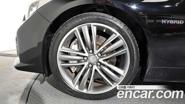 Infiniti Q50 3.5 Hybrid Essence — пробег 106 510 км