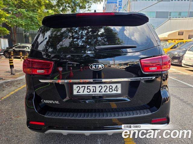 Kia Carnival из Кореи Encar