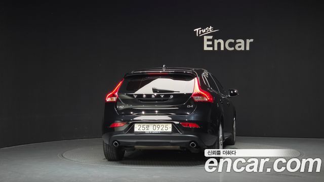 Volvo V40 из Кореи Encar