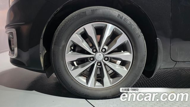 Kia Carnival 9-seater Luxury — пробег 167 491 км — фото 5 из 5