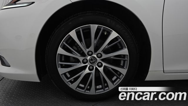 Lexus ES из Кореи Encar