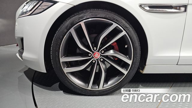 Jaguar XF из Кореи Encar