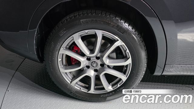 Maserati Levante 3.0 Diesel AWD GranLusso — пробег 76996 км