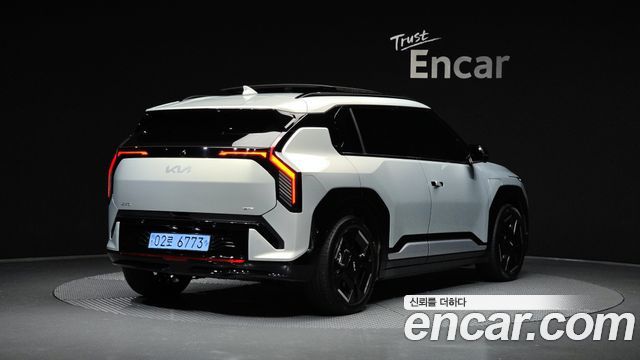 Kia EV3 из Кореи Encar