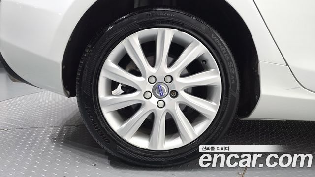 Volvo V40 из Кореи Encar