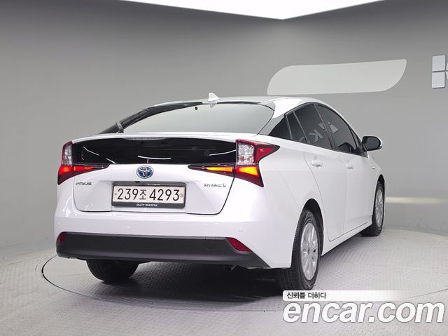 Toyota Prius из Кореи Encar