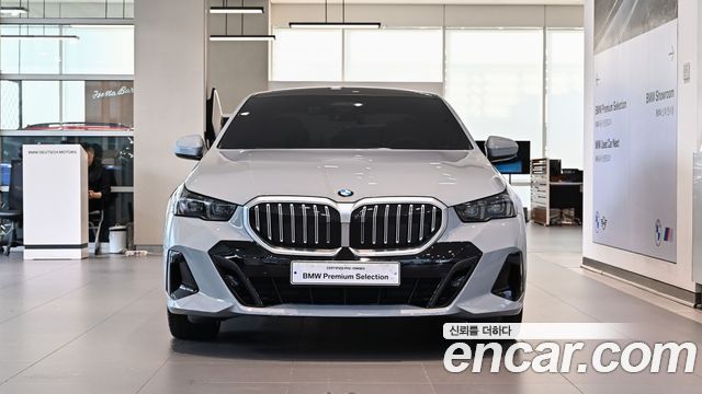 BMW 5-Series 530i xDrive M Sport — пробег 4 774 км — фото 2 из 5