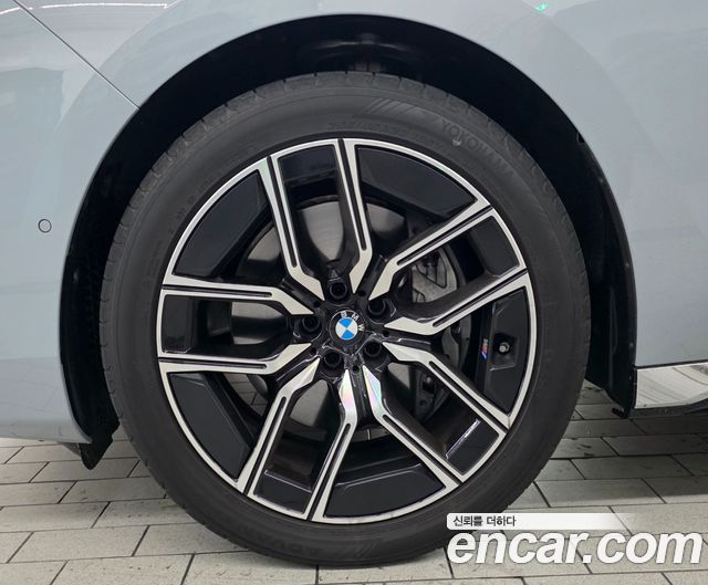 BMW 7-Series 740i xDrive M Sport — пробег 4200 км