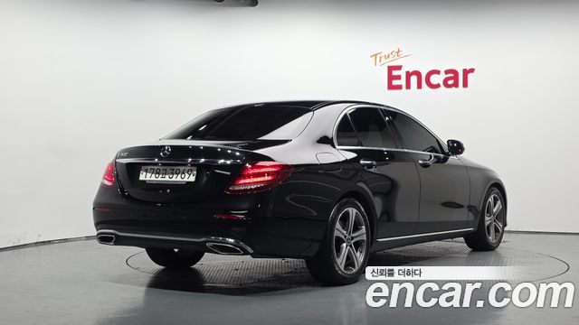 Mercedes-Benz E-Class из Кореи Encar