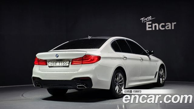 BMW 5-Series 520d xDrive M Sport Package Plus — пробег 110 244 км — фото 2 из 5