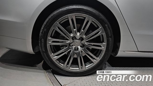 Audi A8 4.2 TDI Quattro LWB D4 — пробег 188 393 км