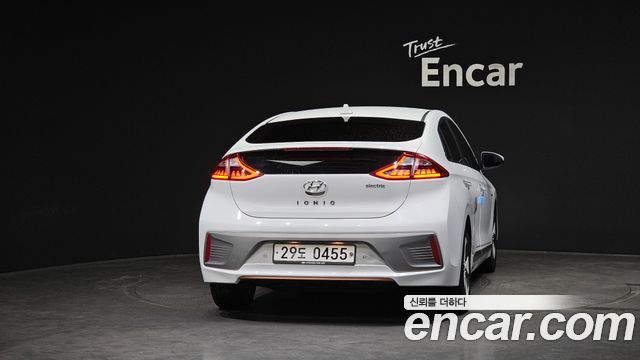 Hyundai Ioniq Q — пробег 125082 км